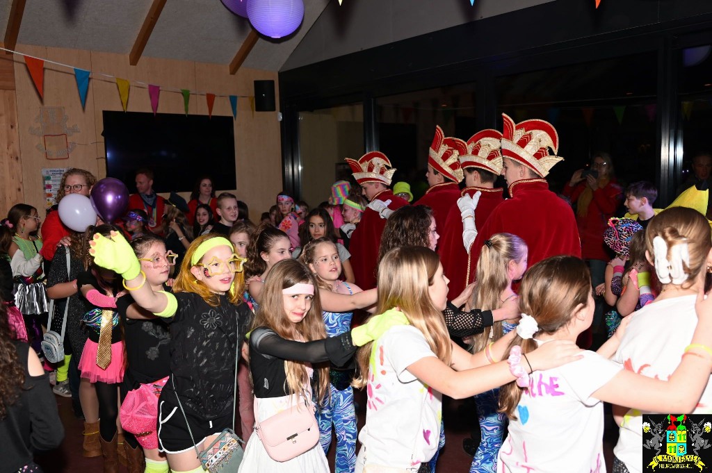 ../Images/Jeugddisco Glow in the Dark 043.jpg